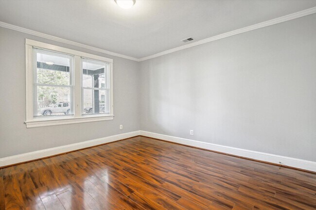Foto del edificio - 1712 West Virginia Ave NE