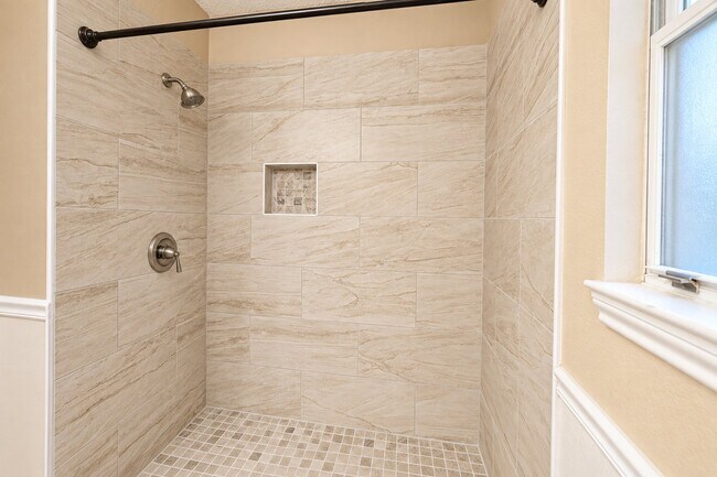 Foto del edificio - 4120 Tulip Tree Ct