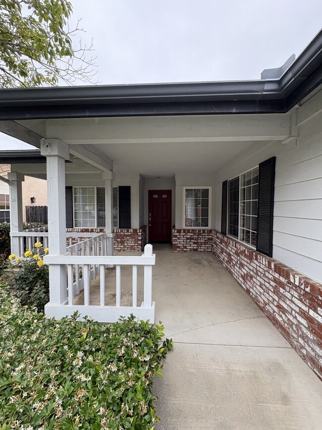 Building Photo - 155 Kalley Dr