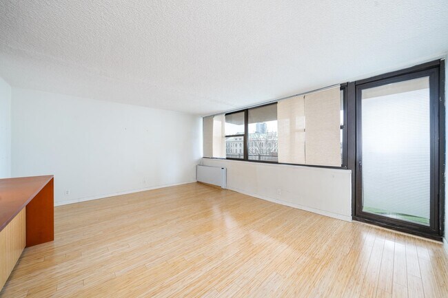 Foto del edificio - 280 Marin Blvd