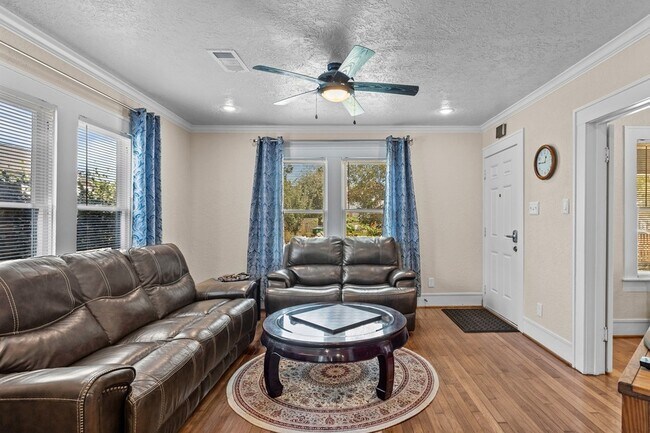 Foto del edificio - 1526 Lawson St