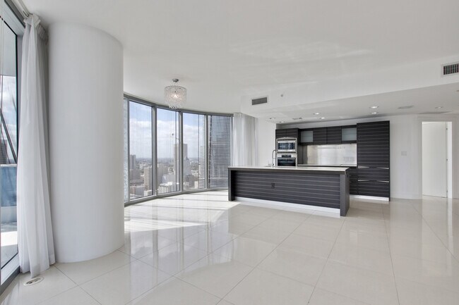Open Concept - 200 Biscayne Blvd Way