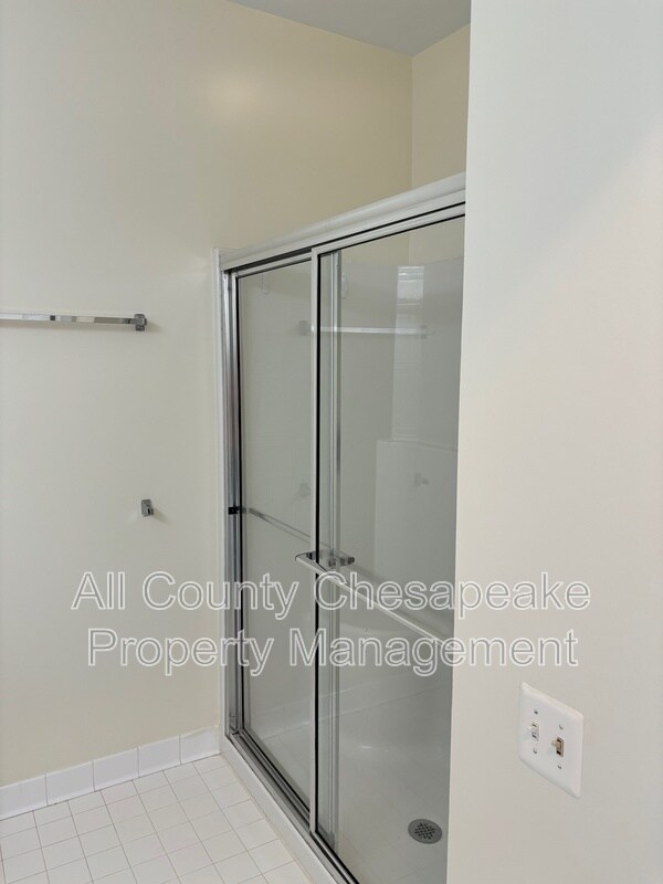 Foto del edificio - 402 Harrison Ct
