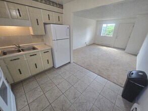Building Photo - 1447 Nokomis Dr