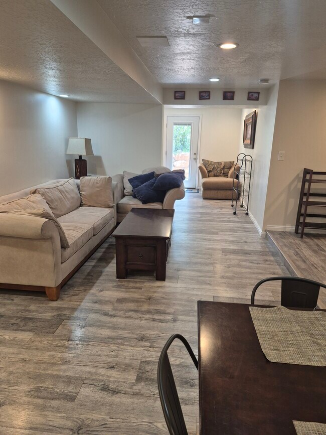 sala de estar - 8909 Saddleback Rd