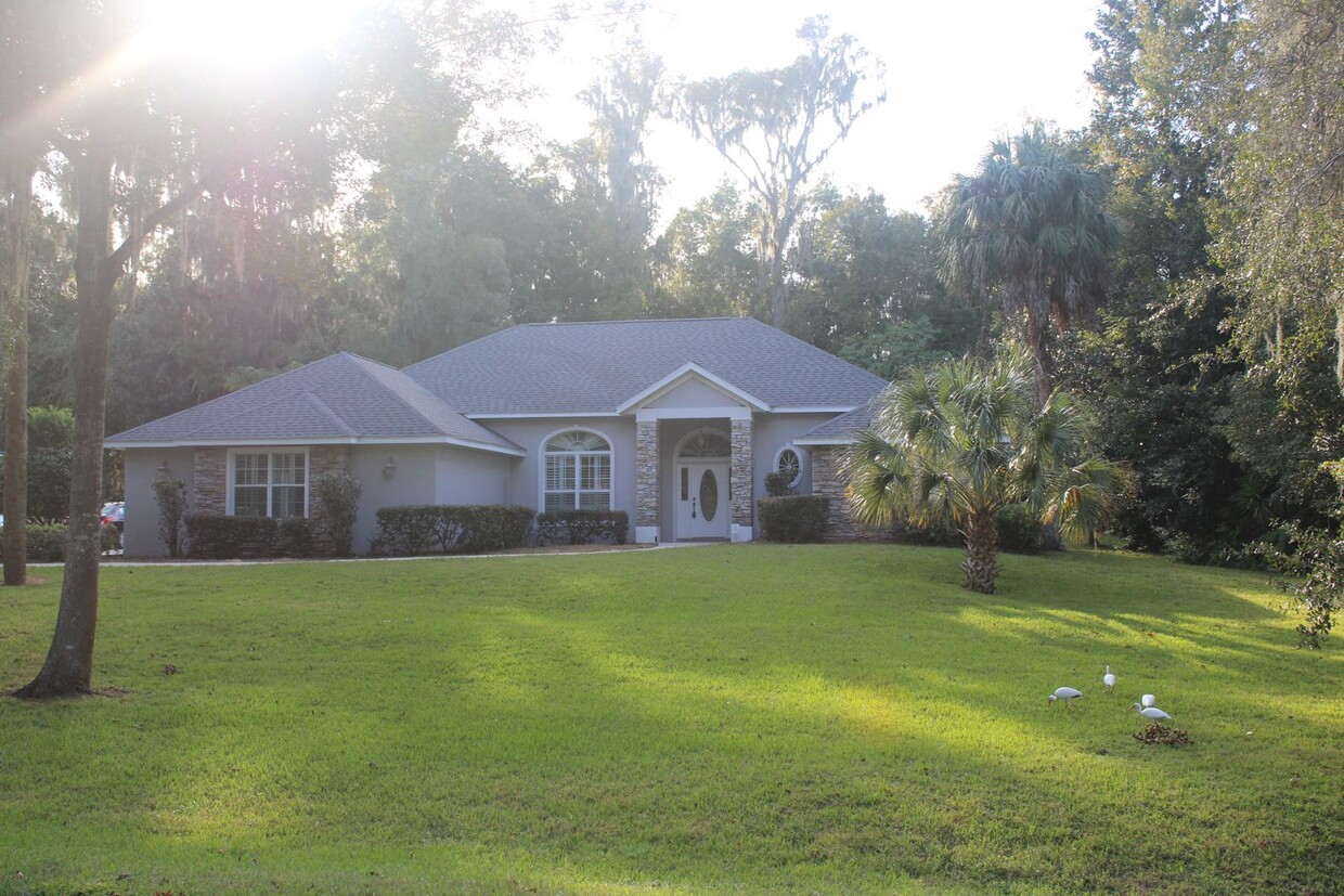 Primary Photo - Beautiful Home in a Nice Neighborhood