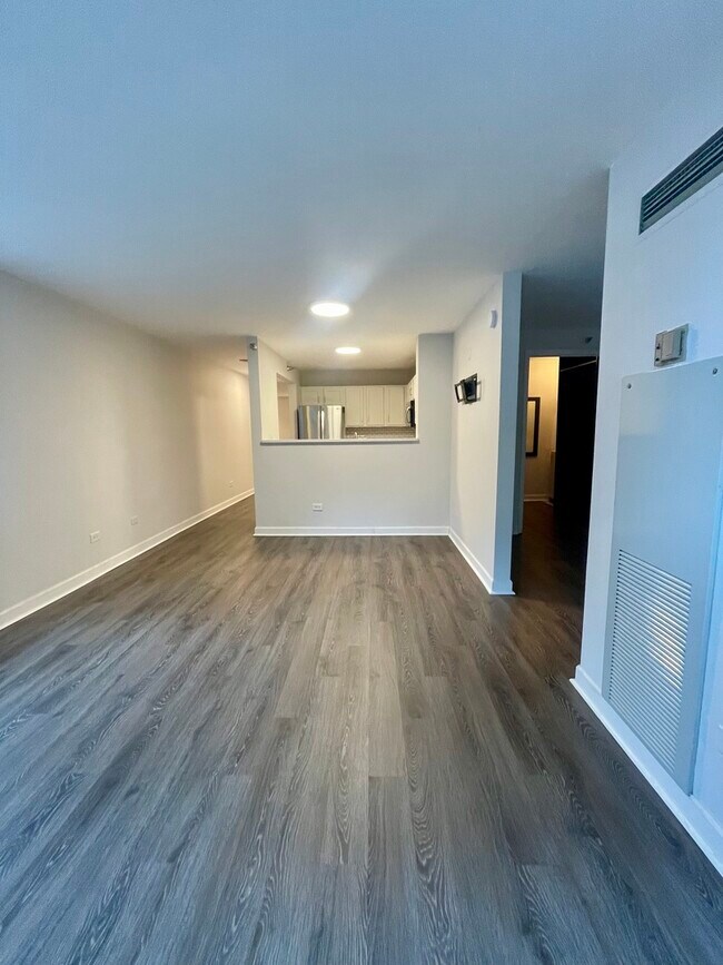 Foto del edificio - 345 N La Salle St