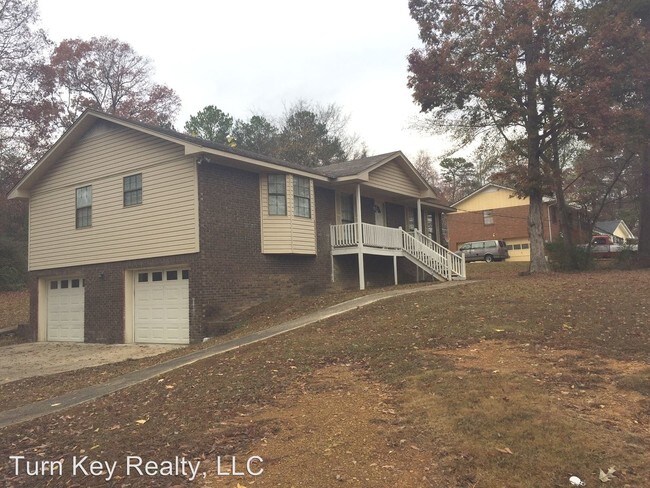 Building Photo - 3 br, 2 bath House - 1960 Cherry Avenue