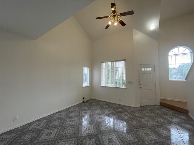 Foto del edificio - 2468 England St