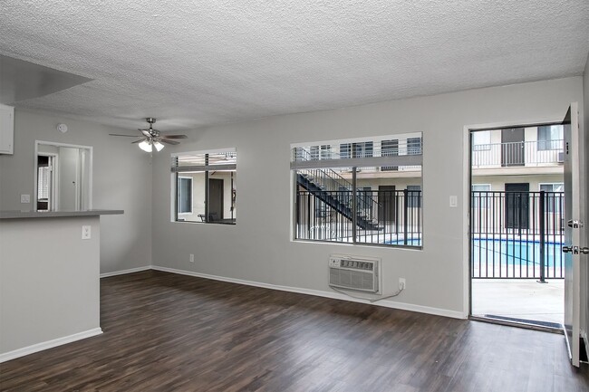 Interior Photo - 833 W Foothill Blvd