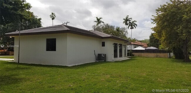 Building Photo - 401 Hunting Lodge Dr