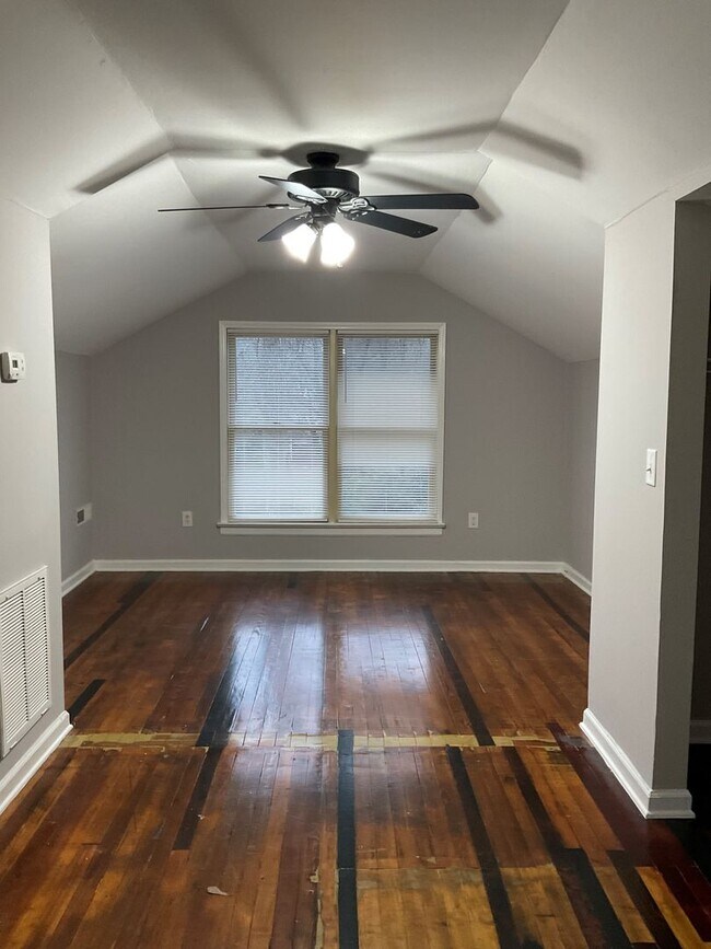 Foto del edificio - Coming Soon!! Two bedroom one bath apartment in Gastonia!  Section 8 Accepted!!