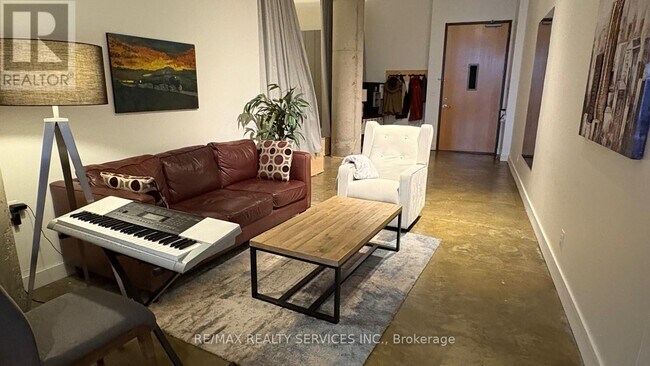 Photo du bâtiment - 90 Sumach St