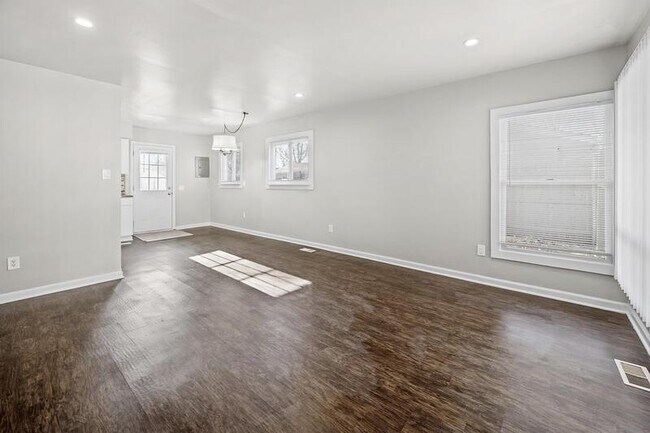 Foto del edificio - 28035 Fairfax St