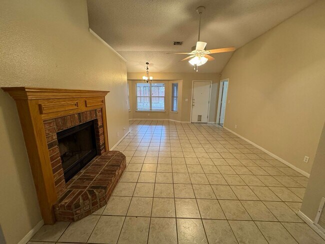 Foto del edificio - 3303 Trey Ln