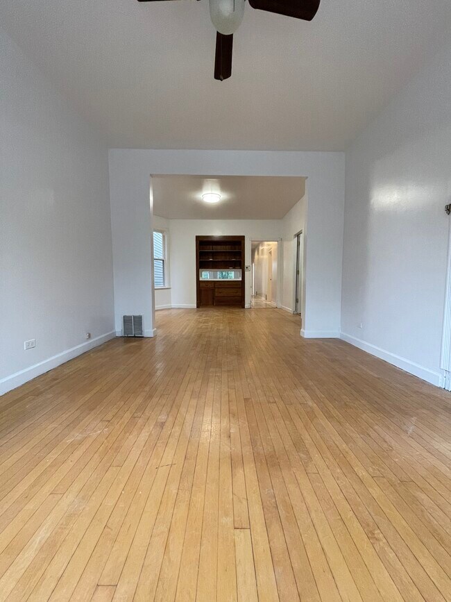 Foto del edificio - 2418 N Lawndale Ave