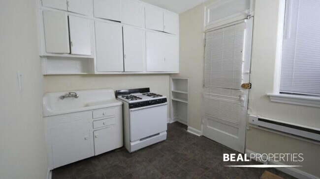 Building Photo - 0 bedroom in CHICAGO IL 60640