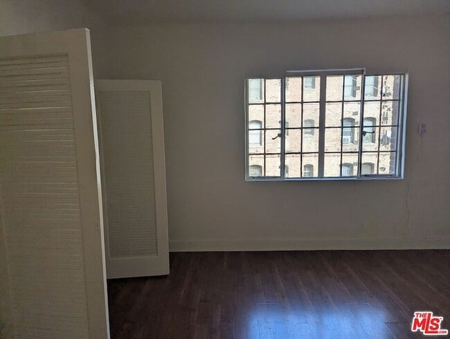 Building Photo - 259 S Harvard Blvd