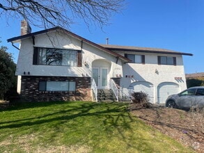 Building Photo - 6613 Greenmount St