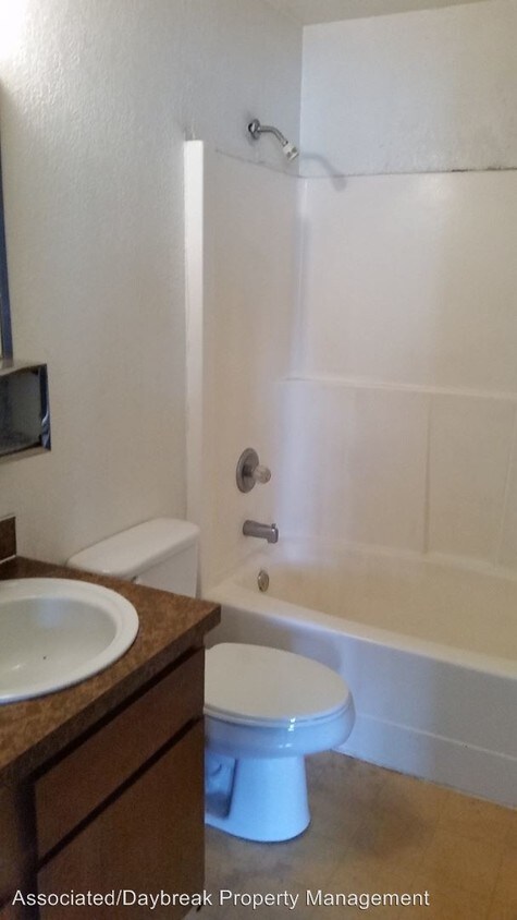 Foto del edificio - 1120 Cherry Ave