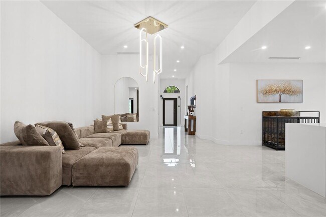 Foto del edificio - Southwest 150th Court, Miami, FL 33185 - 4 BR 2 BA single-family home