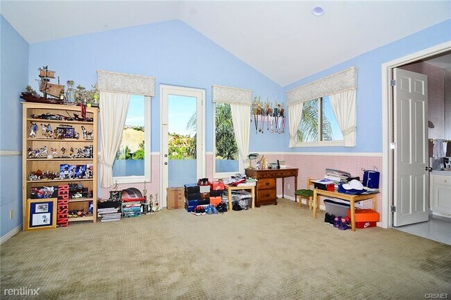 Building Photo - 5 br, 5 bath House - 24955 Lorena Dr