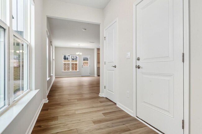Foto del edificio - BRAND NEW! - 3 bed, 2.5 Bathroom End Unit Townhome - Located in The Solana Community -Durham- Ava...
