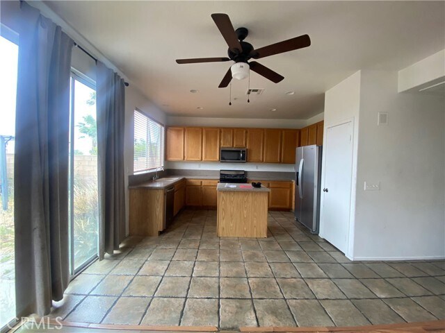 Foto del edificio - 16777 Colonial Dr