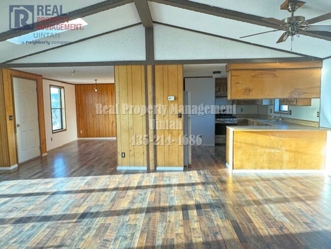 Building Photo - RENT & DEPOSIT HAS BEEN REDUECED!! DON'T M...