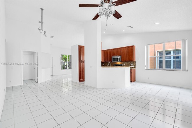 Building Photo - 868 Savannah Falls Dr