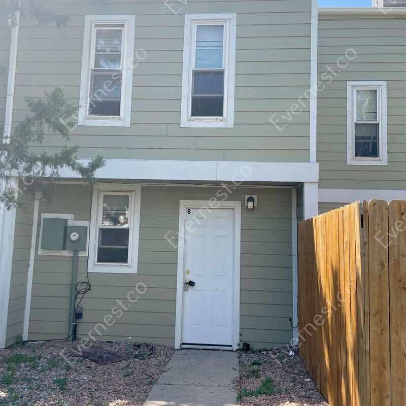 1125 Sir Galahad Dr Unit B, Lafayette, CO 80026 Condo for Rent in