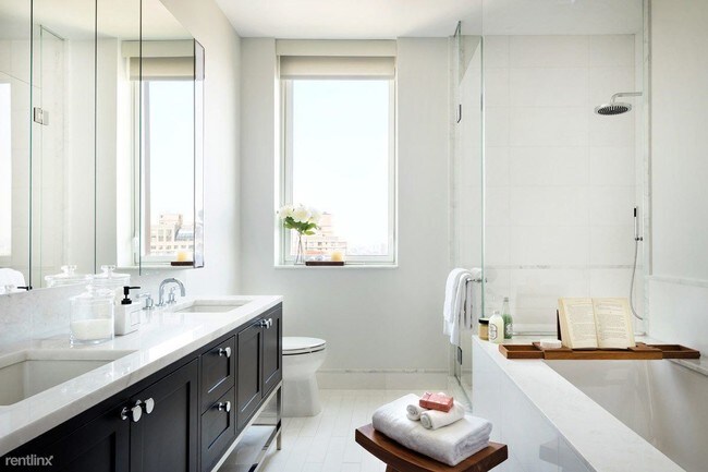 Foto del edificio - 2 br, 2 bath Apartment - 215 E 92nd St