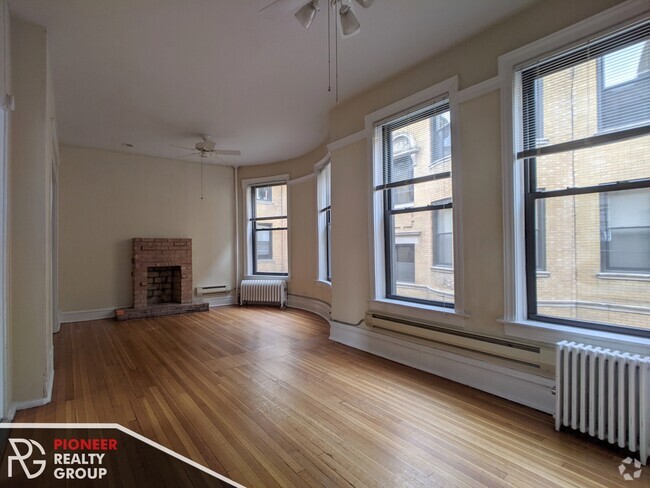 Building Photo - 1212 N Dearborn St