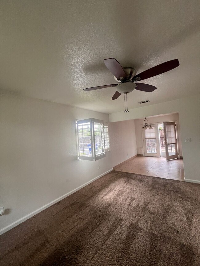 Foto del edificio - Super cute 2 bedroom condo