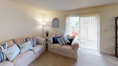 Auburn Creek Apartments photo'