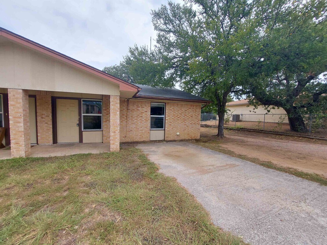 Foto principal - 1902 Ridgeview Dr