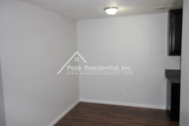 Foto del edificio - Updated 2bd/1ba Lincoln Village Duplex wit...