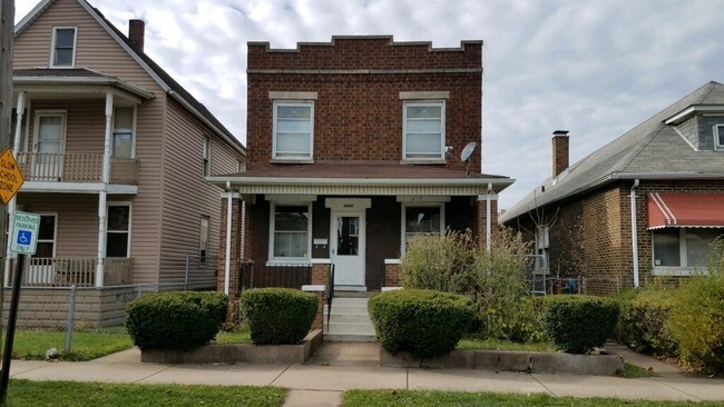 Building Photo - 3930 Pulaski St