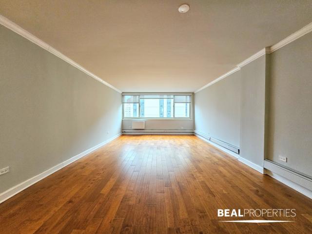 Foto principal - 1 bedroom in CHICAGO IL 60610