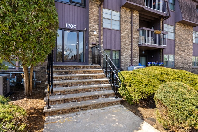 Building Photo - 1724 Country Mill Dr