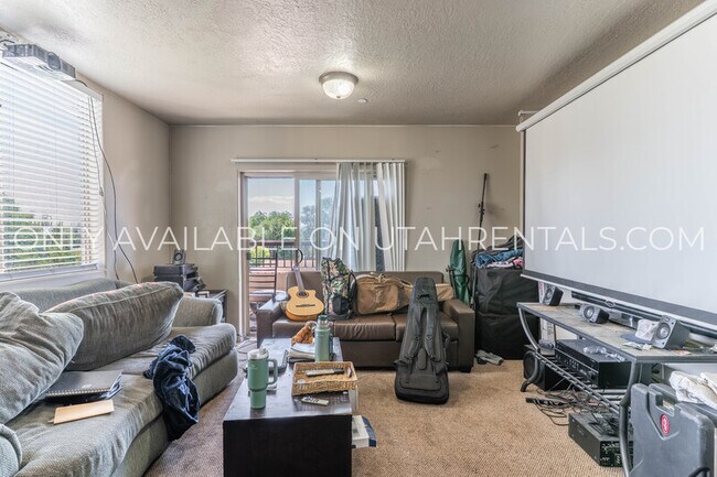 Building Photo - 838 E 700 N