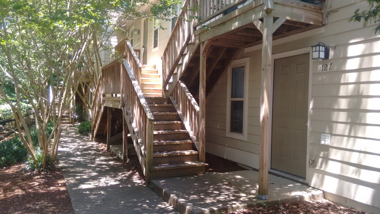 Primary Photo - 1513 E Franklin St