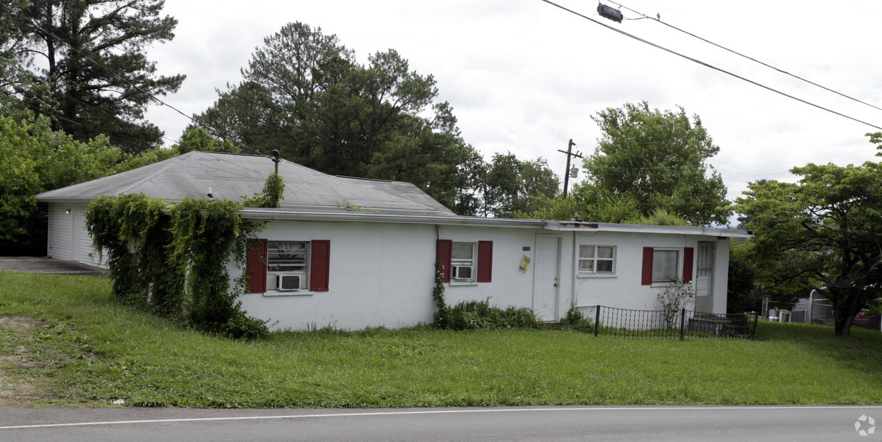 Foto principal - 2102 Whittle Springs Rd