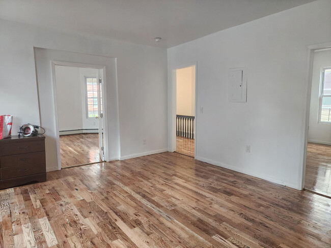Building Photo - 120 Easton Ave