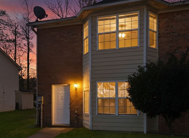 Building Photo - 5539 Pineridge Ct
