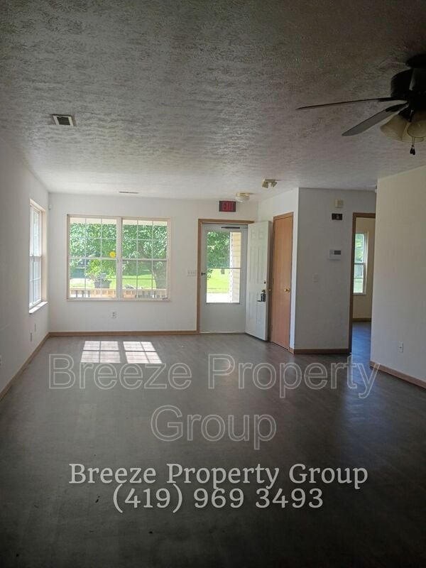 Building Photo - 546 Breaden St