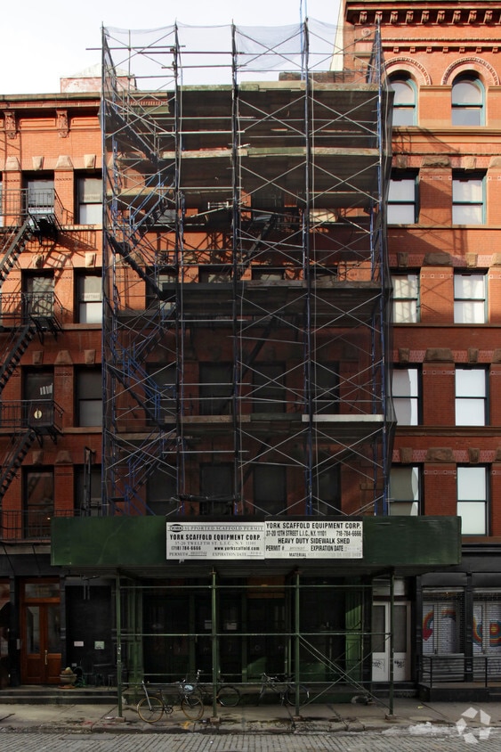 Building Photo - 464 Greenwich St