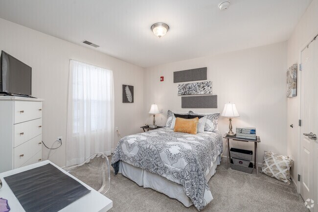 1 habitación, 1 baño - 625 pies cuadrados - Dormitorio - New Hartford Square Senior Apartments