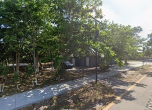 Building Photo - 1501 N Andrews Ave