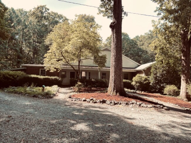 Foto del edificio - 739 Homeplace Dr